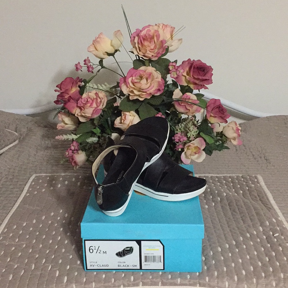 Comfortable casual sandals